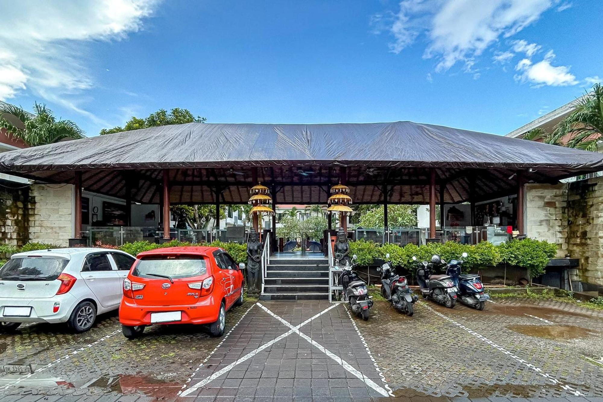 Ozz Hotel Kuta Bali Manage By Ozz Group Exterior photo