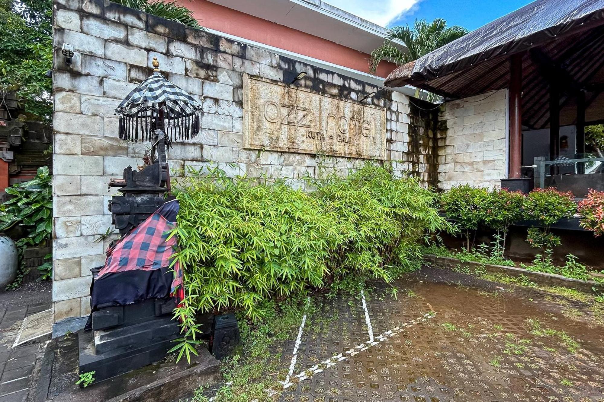 Ozz Hotel Kuta Bali Manage By Ozz Group Exterior photo